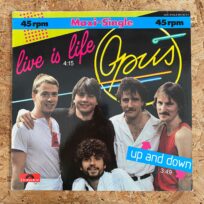 Opus - Live Is Life (Maxi-Single 12") (Época, Alemania)