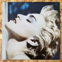 Madonna – True Blue (Época, USA)