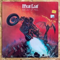 Meat Loaf – Bat Out Of Hell (Época, UK)